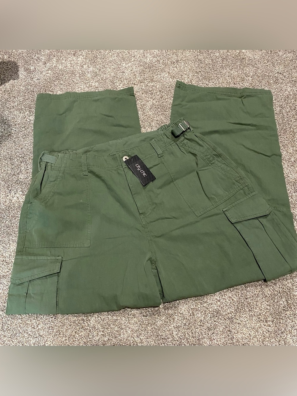 NWT Women’s City Chic Mia cargo pants size 12